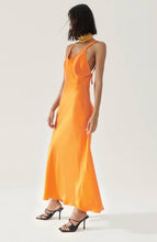 Load image into Gallery viewer, Silk Laundy Deco Ruched Dress